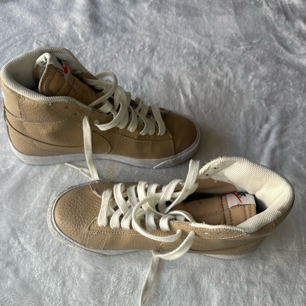 Nike High Top, size 3.5Y/22.5, Beige